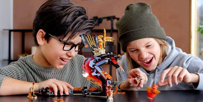 1.LEGO Ninjago