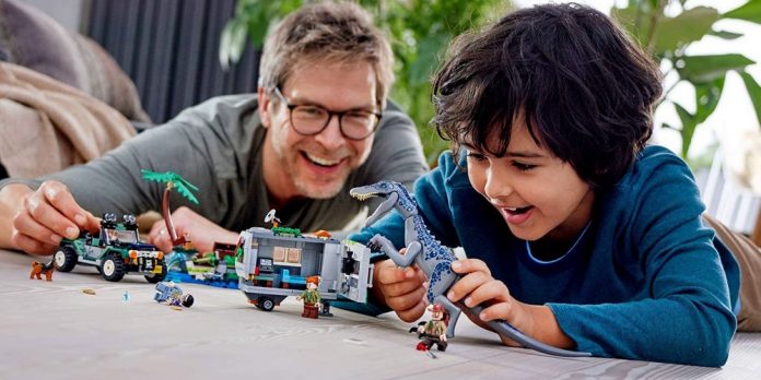 1.LEGO Jurassic World