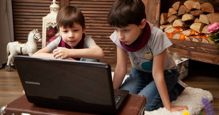 Giochi Da Fare In Videochiamata Con La Ragazza