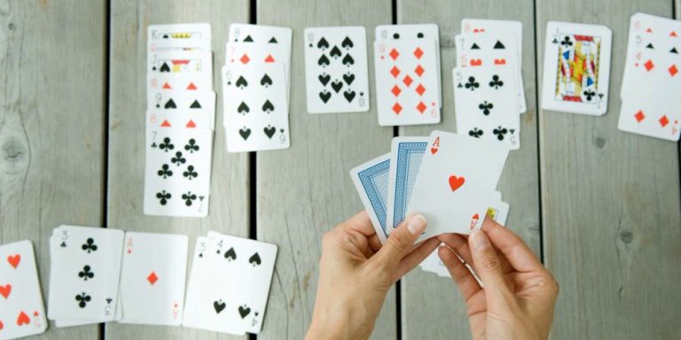 Gioco Da Fare Con Le Carte 10 Giochi Con Le Carte Per Bambini